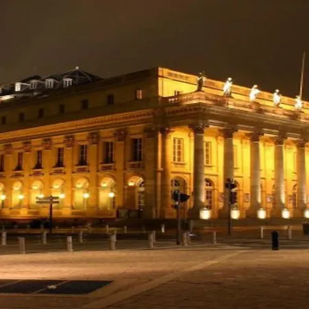 Apartmán De Charme / Grand Theatre