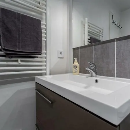 De Charme / Grand Theatre Apartman