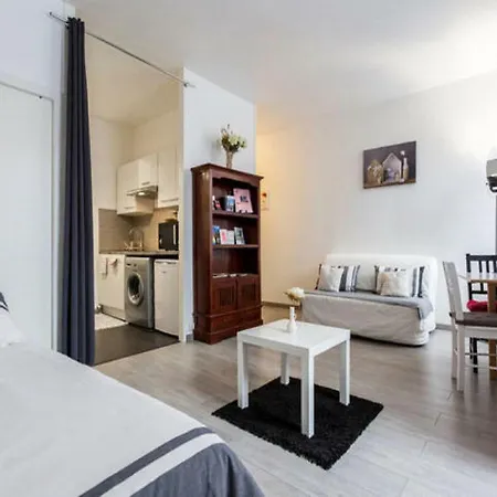 Apartman De Charme / Grand Theatre *